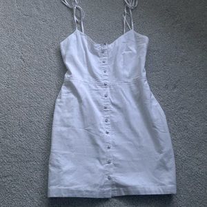 White dress Abercrombie. Size small. Never worn.